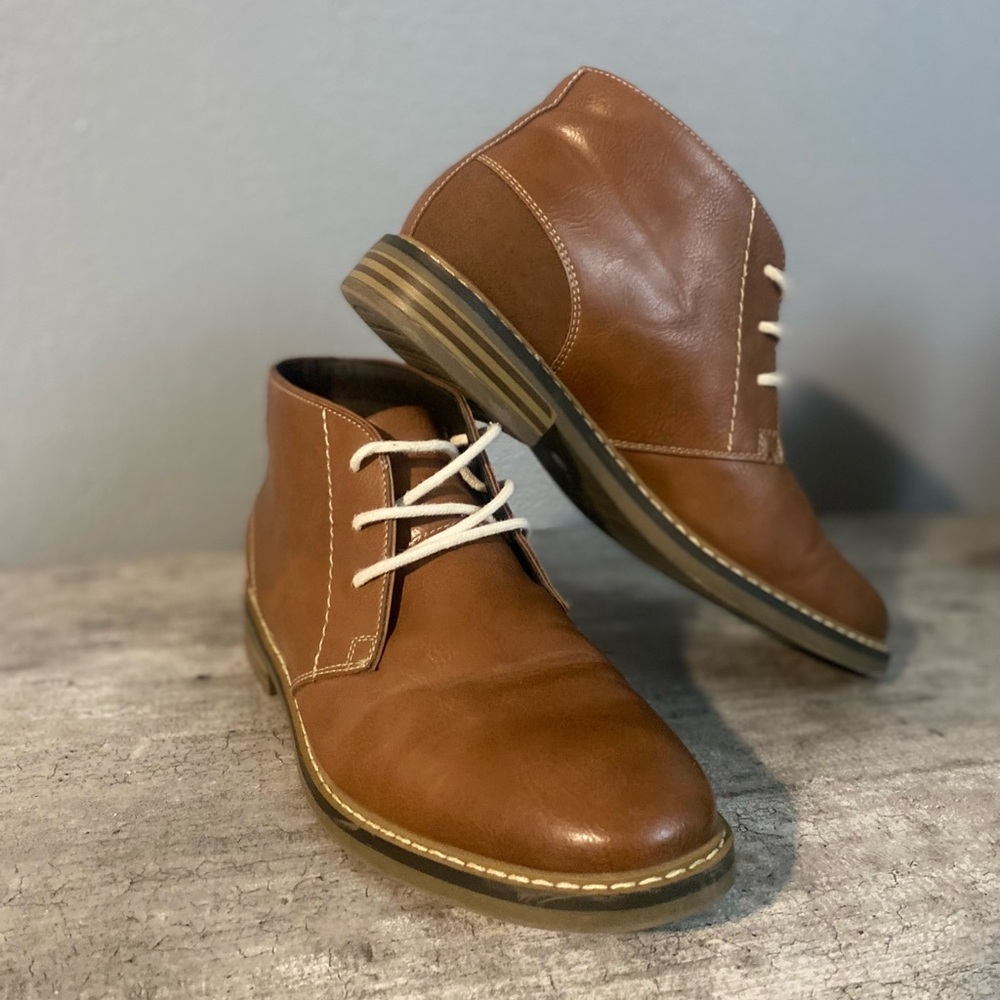 Arizona size 8 Tan dress shoes
